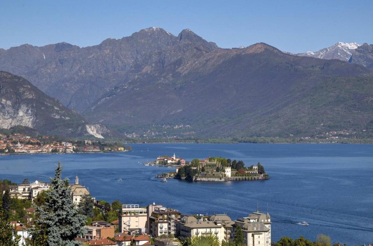 L'Ortensia Della Villa Isabella, Camera Con Vista Lago, Balcone Sul Parco E Bagno Esclusivo All'Esterno Della Camera Stresa Kültér fotó