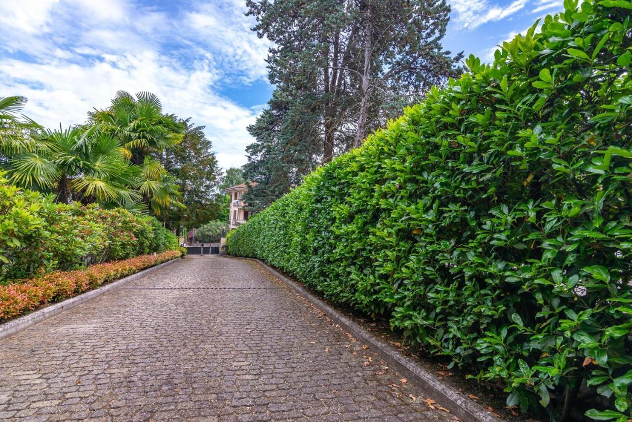 L'Ortensia Della Villa Isabella, Camera Con Vista Lago, Balcone Sul Parco E Bagno Esclusivo All'Esterno Della Camera Stresa Kültér fotó